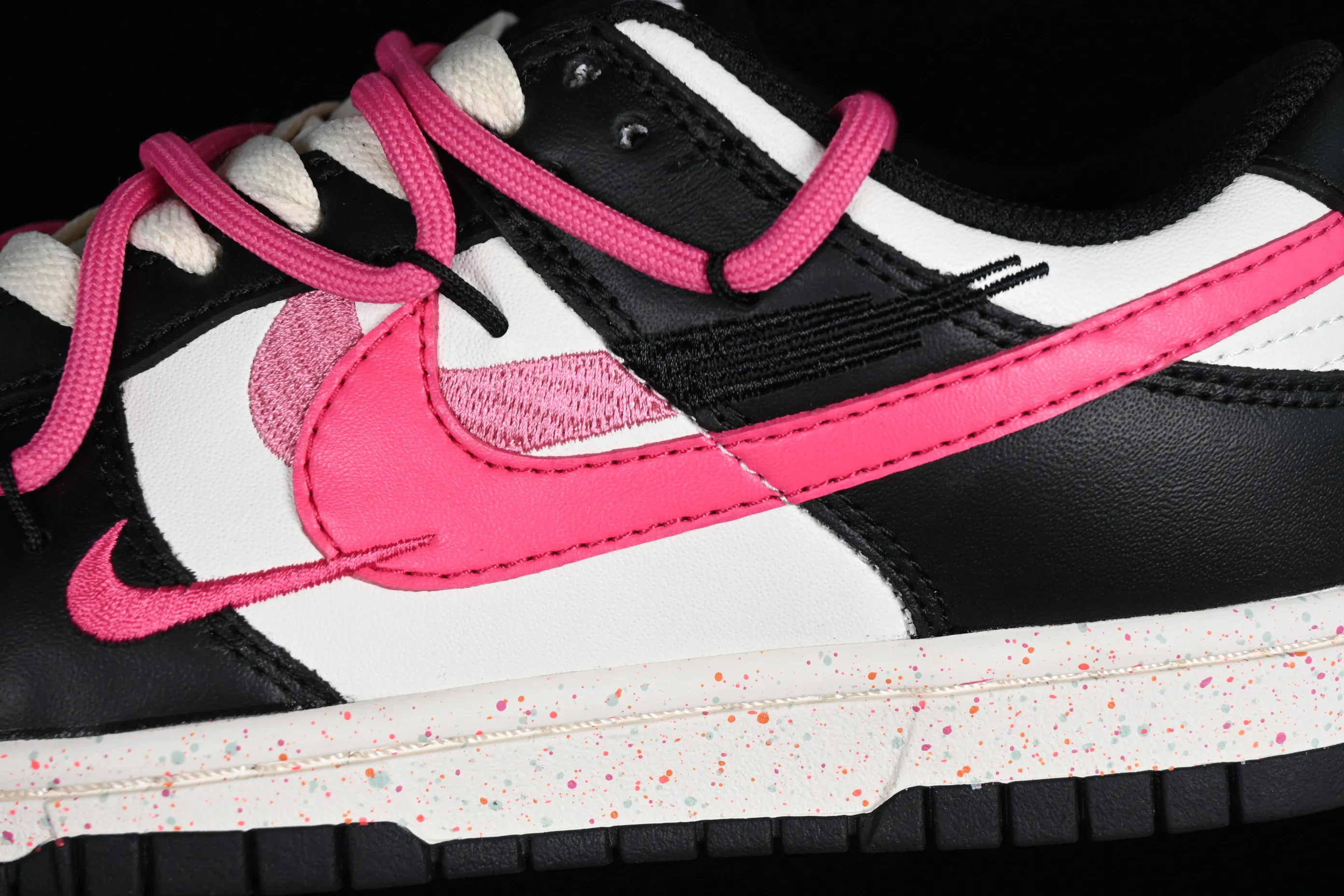 All Categories Nk SB Dunk Series Nk SB Dunk Low Low-top sneakers J version Nk Dunk Low "Multi Color" Vibrant three hooks Customized version of deconstructed strap casual sneakers FD4623-131